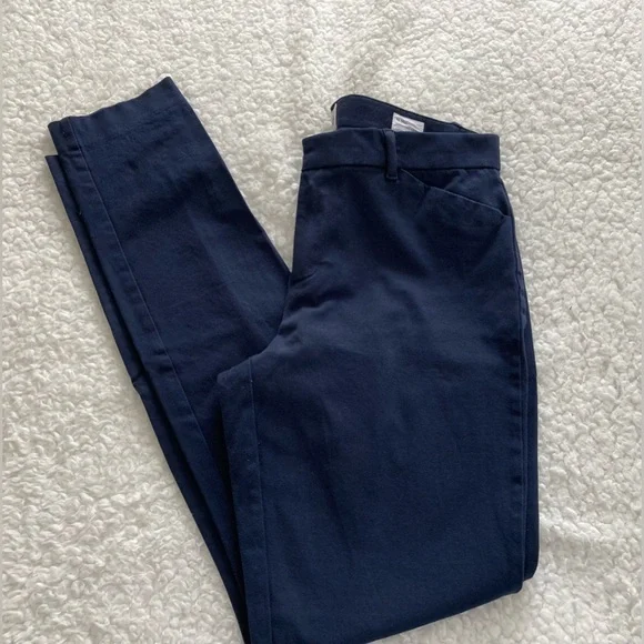 Gap women’s navy blue signature skinny pants, size 10 tall - Picture 2 of 8